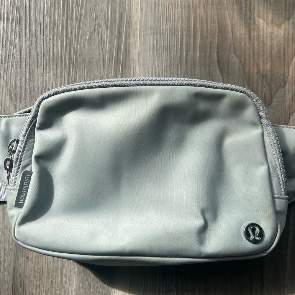 Lululemon 1L Belt bag